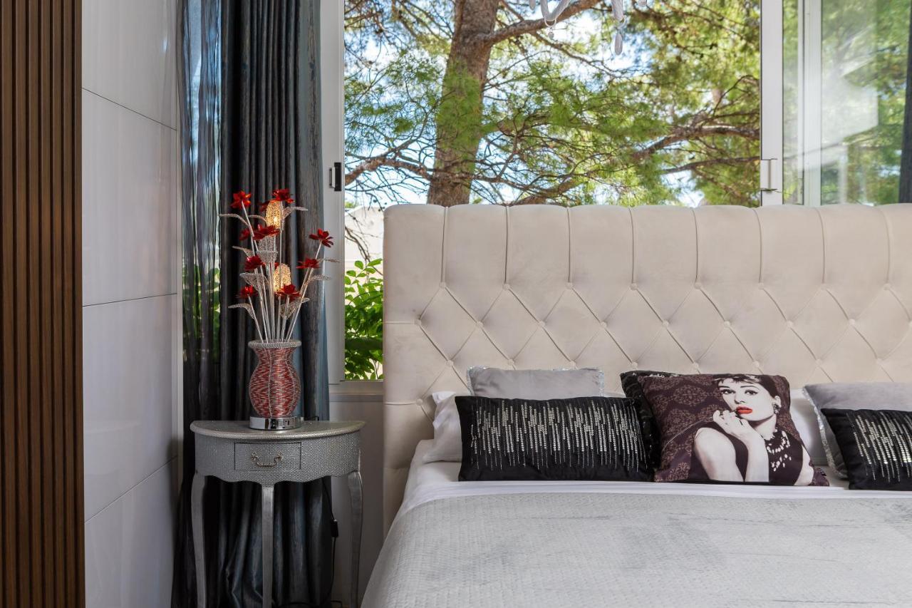 Beachfront Apartment Romilda มาคาร์สกา ภายนอก รูปภาพ