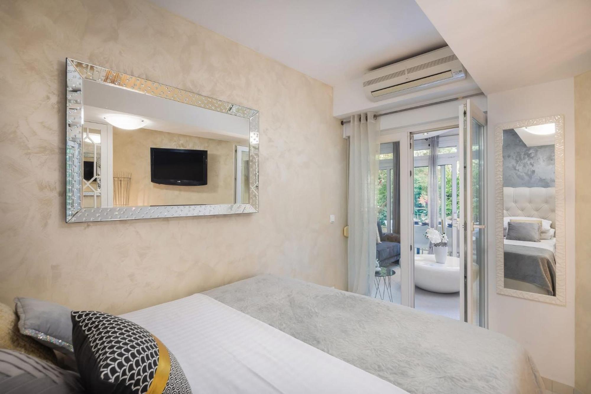 Beachfront Apartment Romilda มาคาร์สกา ภายนอก รูปภาพ