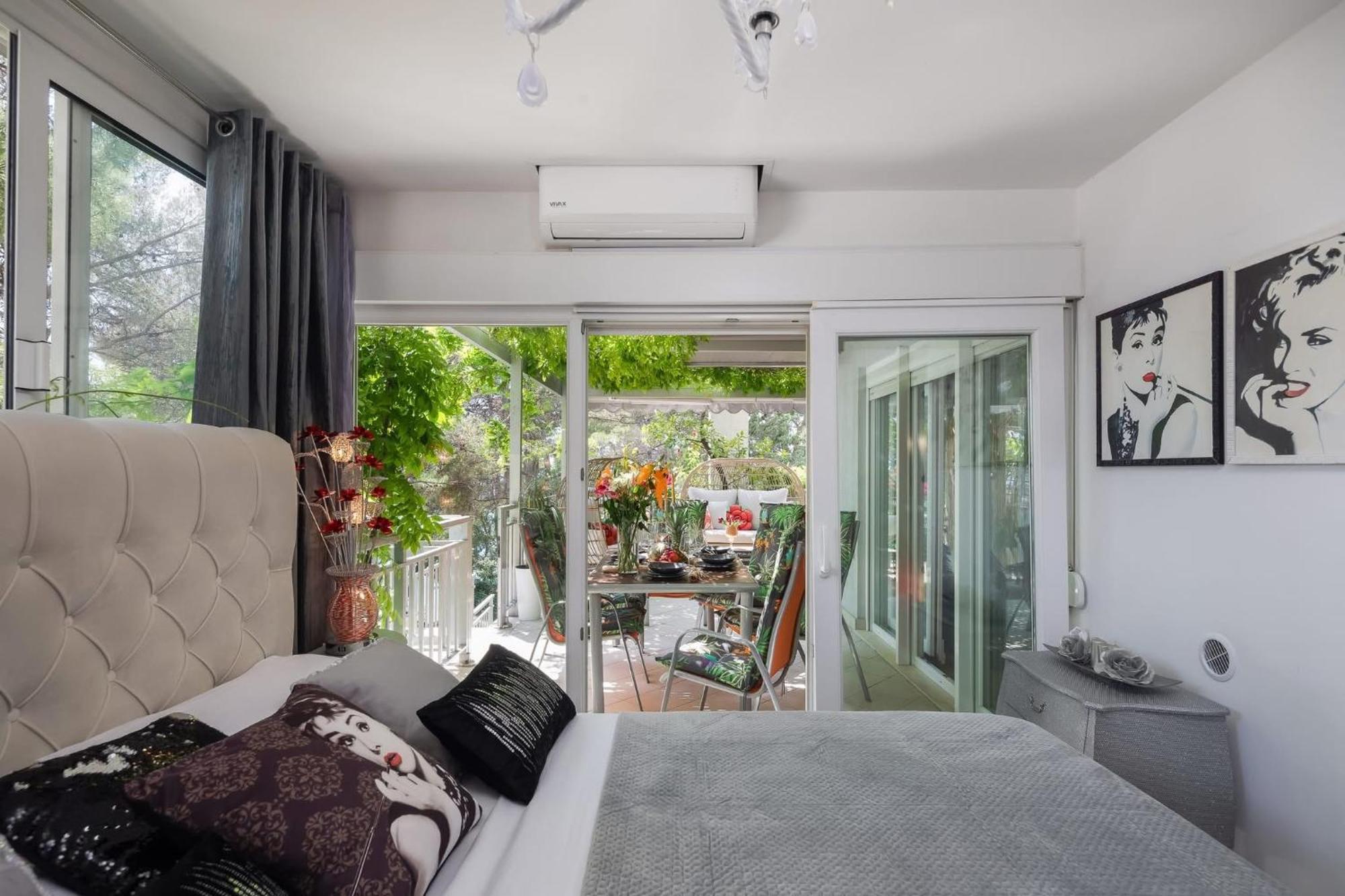 Beachfront Apartment Romilda มาคาร์สกา ภายนอก รูปภาพ