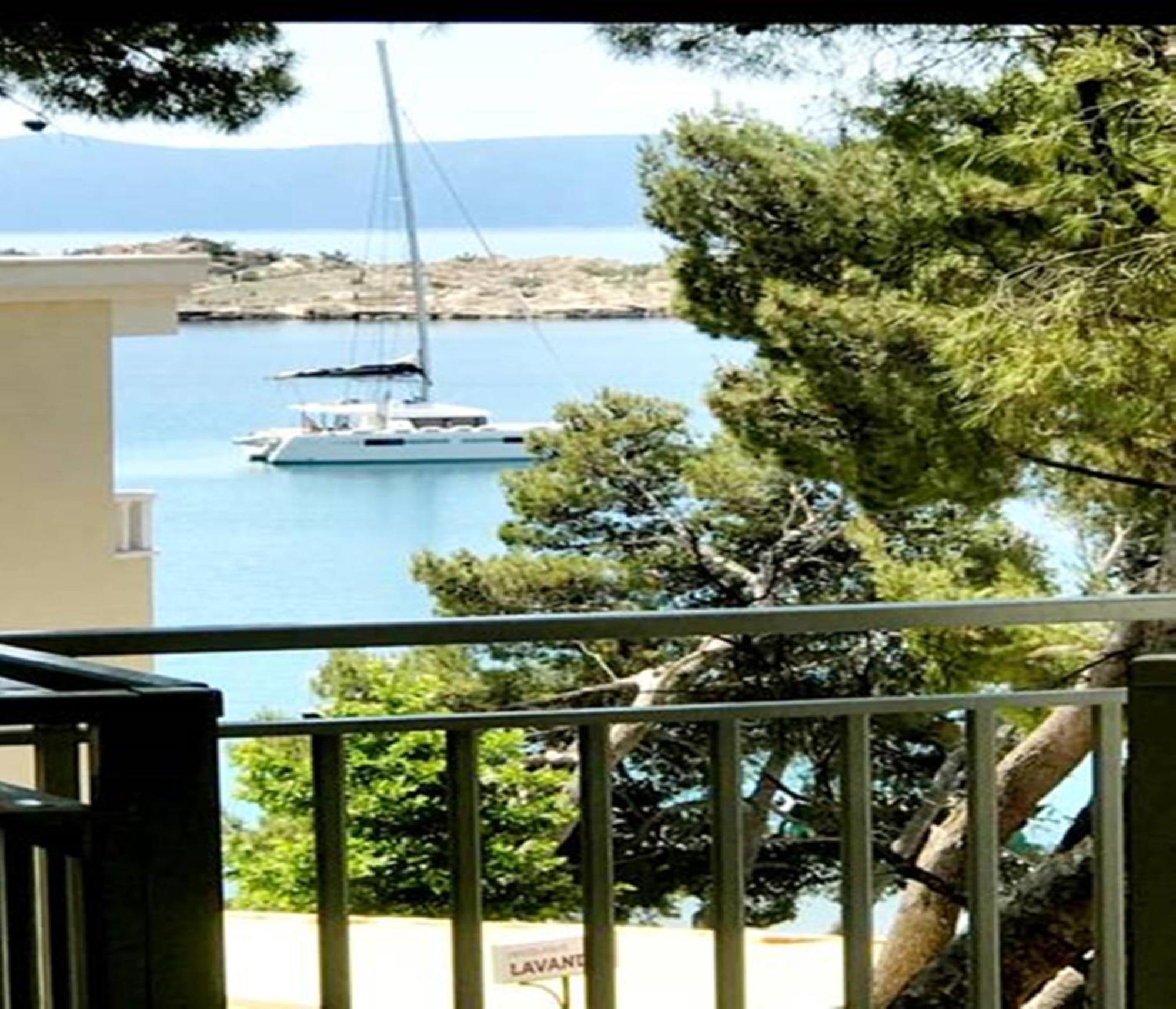 Beachfront Apartment Romilda มาคาร์สกา ภายนอก รูปภาพ